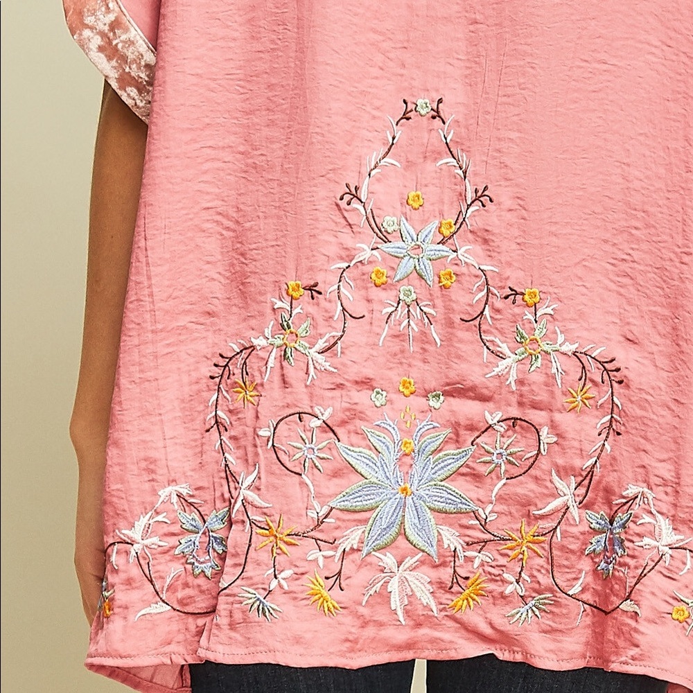 Kimono - Beautiful pink embroidered kimono! - Picture 7 of 7